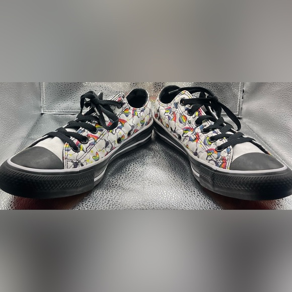 Converse Black and White Low-Top Sneakers - Picture 4 of 13